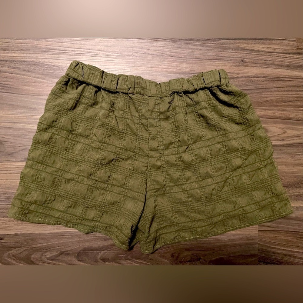 Nordstrom Rack textured Olive Green Women's Shorts size S
